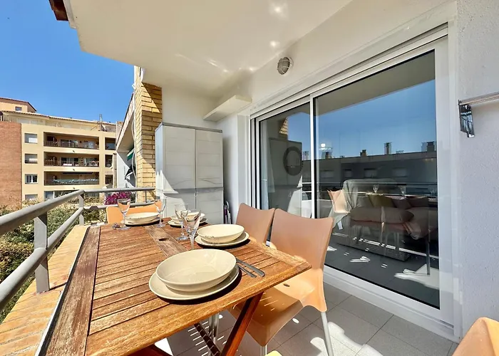 Apartamento Puig Rom 106 *