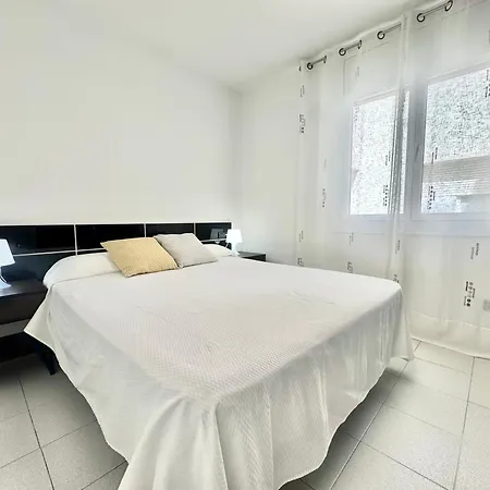 Puig Rom 106 * Roses